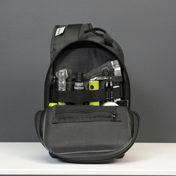 FNDN® TECH SLING BAG - BLACK