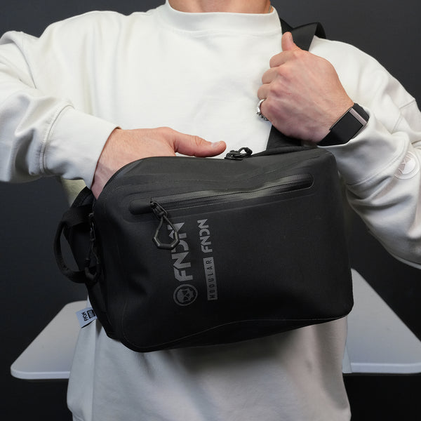 FNDN® TECH SLING BAG - BLACK
