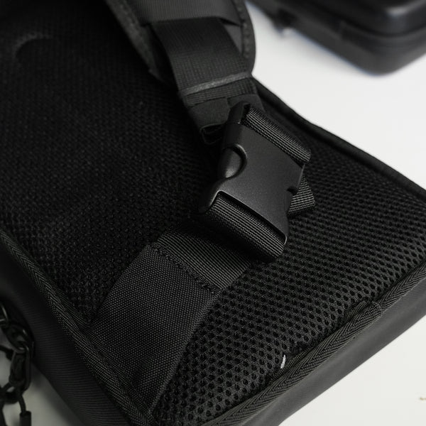 FNDN® TECH SLING BAG - BLACK