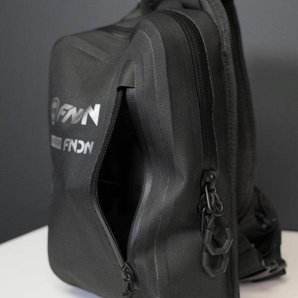 FNDN® TECH SLING BAG - BLACK